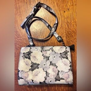 Steve Madden Gray Shades Floral Crossbody Zip-Up Purse Hand Bag. EUC.